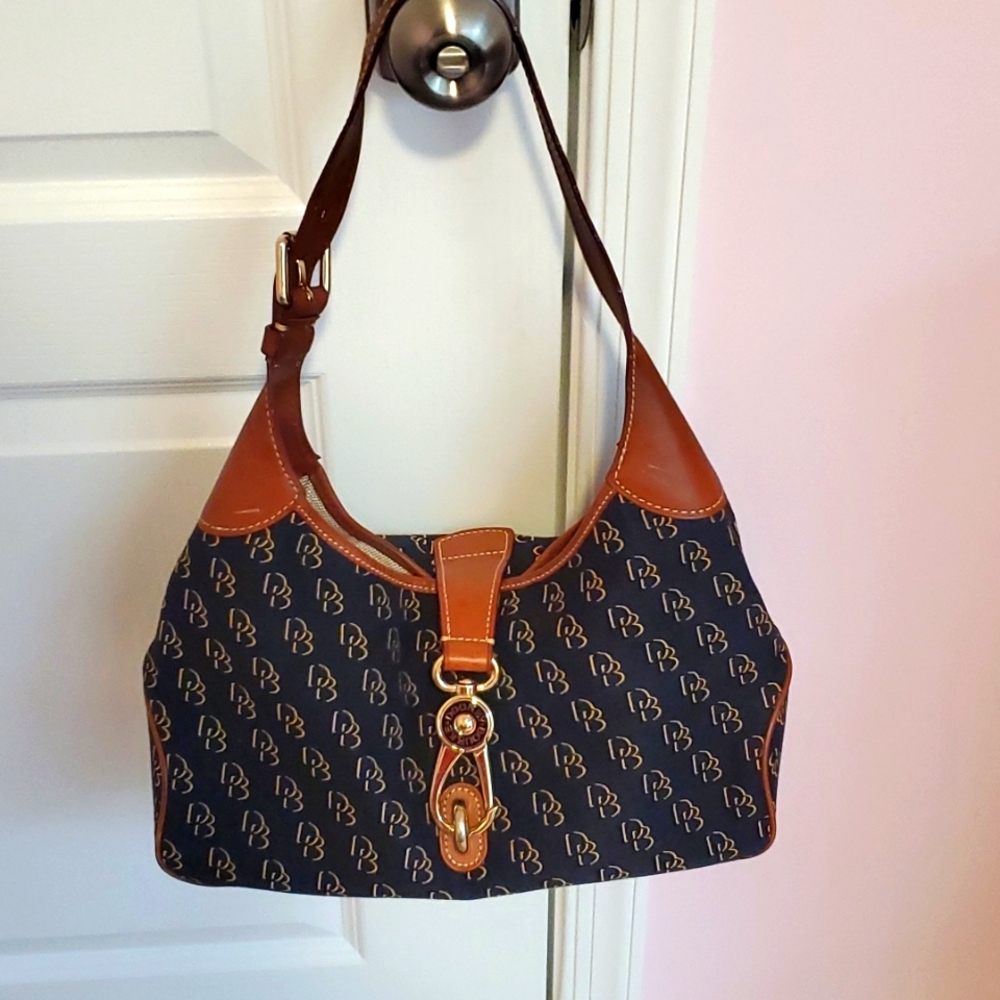 Vintage Dooney and Bourke shoulder bag